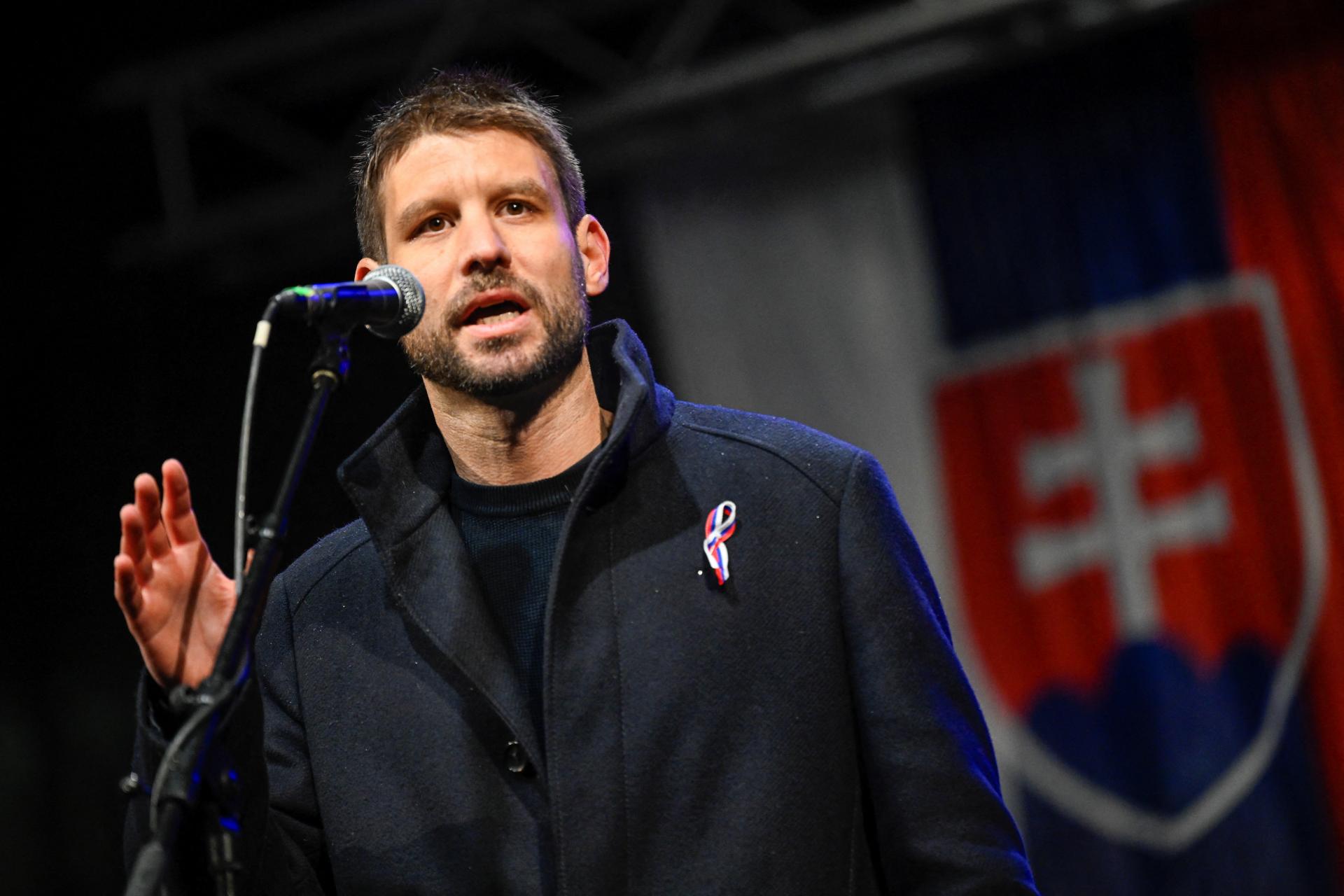 Je to varovanie pre celé Slovensko, reagoval Šimečka na Ficovo prirovnanie k Mečiarovi Je to varovanie pre celé Slovensko, reagoval Šimečka na Ficovo prirovnanie k Mečiarovi