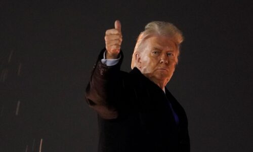 Trumpova vláda viedla prvotné rokovania o možnom útoku na Irán, prezident chce pomôcť demonštrantom