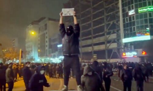 Izrael je v stave vysokej pohotovosti, Irán varoval USA pred útokom