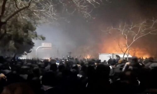 Iránske úrady signalizujú zintenzívnenie represií v dôsledku rastúcich nepokojov