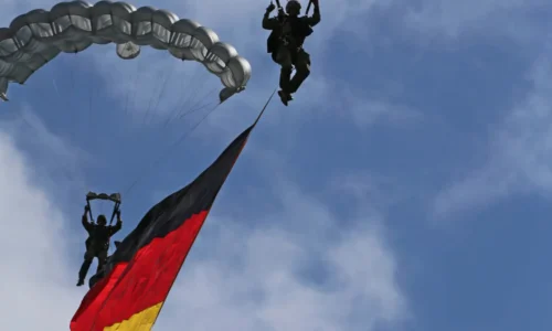 Der Spiegel: V elitnej nemeckej výsadkovej jednotke odhalené nacizmus, okultizmus a systematické násilie