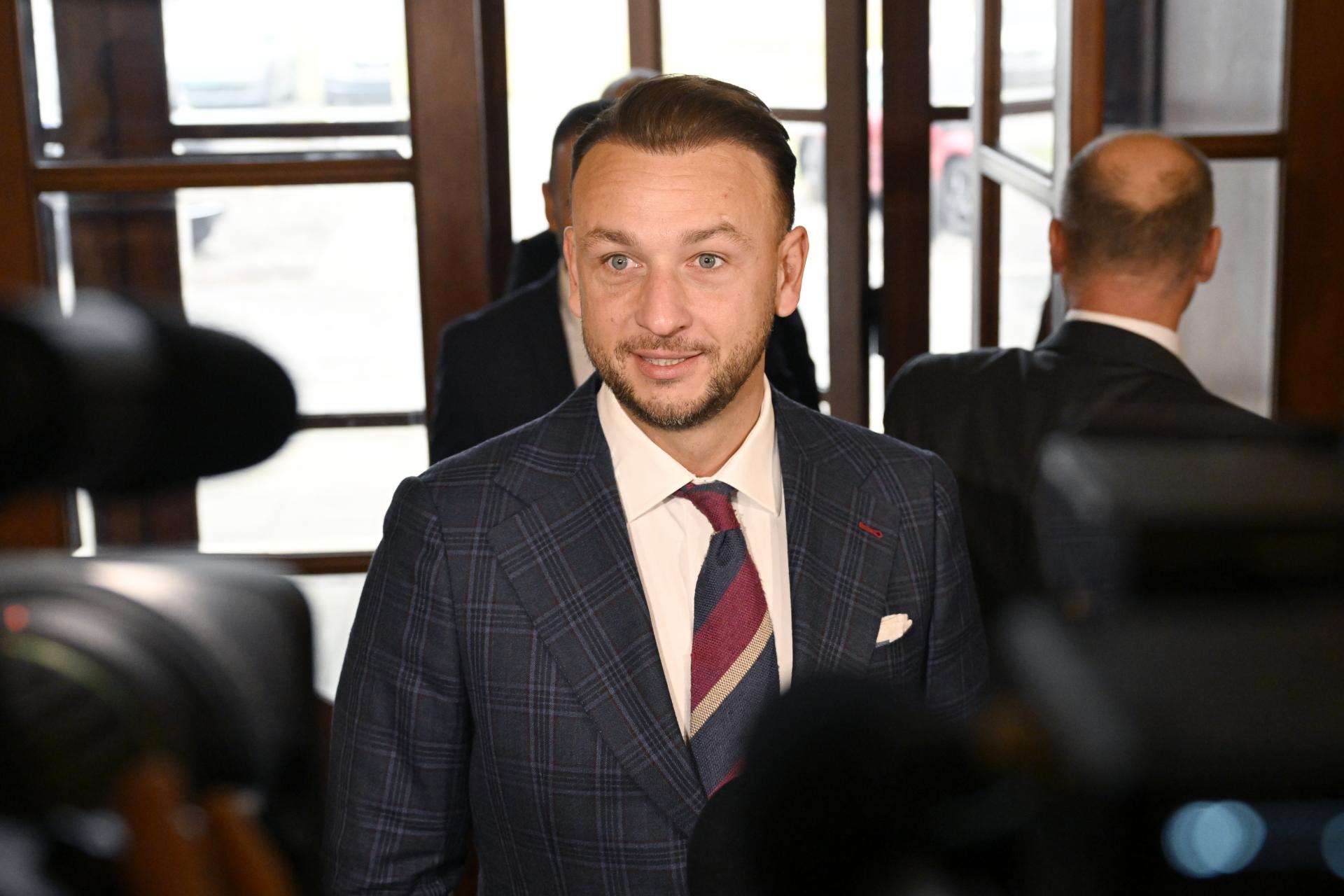 Šutaj Eštok nepotvrdil, ani nevylúčil spoluprácu s Republikou Šutaj Eštok nepotvrdil, ani nevylúčil spoluprácu s Republikou