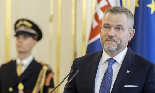 Pellegrini chce transparentné riešenie záchrankového tendra, dohodu s USA podporil