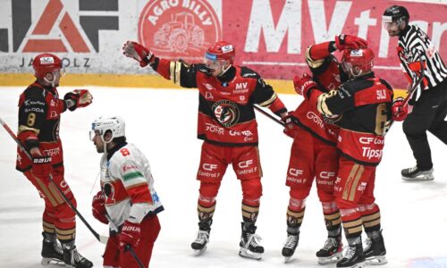 Dráma na ľade nováčika dospela do predĺženia. Liptáci si domov víťazstvo neodvezú