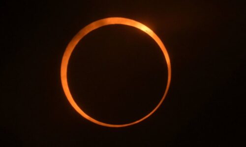 Úchvatné nebeské divadlo roku 2026: Superměsíce, zatmění Slunce, Perseidy i přehlídka planet