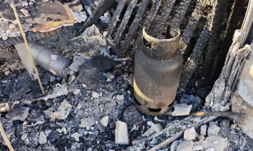 „Poslal jsem dva hasiče do plamenů, riskovali život.“ Co se dělo při tragickém požáru v Mostě?