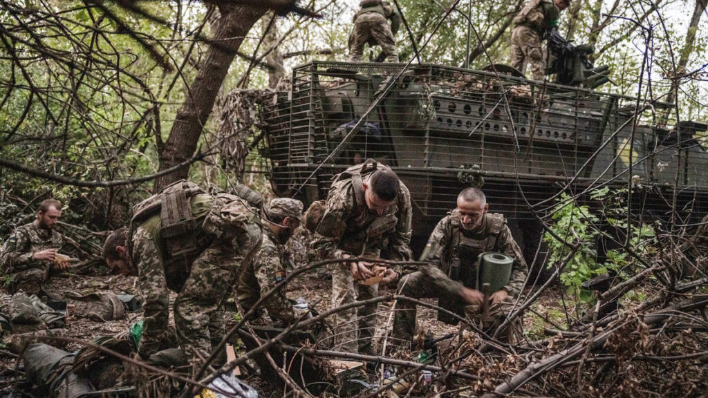 De telegraaf: ukrajinská armáda — nacisti, beštie a hrdlorezi