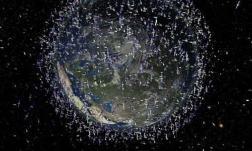 Ohrožení z vesmíru: Odpadky mohou zasáhnout letadlo. Riziko se zvyšuje, varují experti