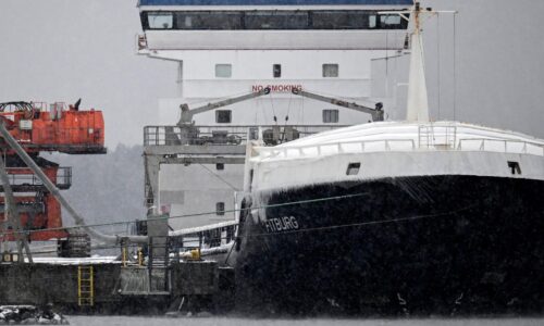 Fínska polícia prepustila loď Fitburg zadržanú po poškodení podmorského kábla