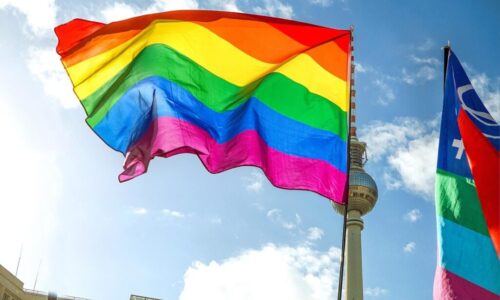 Mysleli jste, že woke je mrtvé? Podle Bruselu je to hlavní politická priorita pro rok 2026