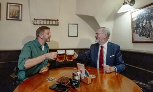 KOMENTÁŘ: Stály pivní deklarace Fialy s Rakušanem za to? O všechno šlo asi jen před volbami