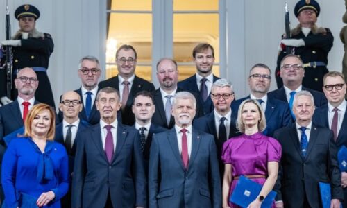 ON-LINE: Babišova třetí vláda jde žádat o důvěru. Premiér předtím musí na kobereček k SPD