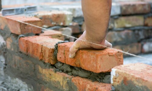 Stavebná produkcia prekonala hranicu 900 miliónov eur. Rast sa však výrazne spomalil Stavebná produkcia prekonala hranicu 900 miliónov eur. Rast sa však výrazne spomalil