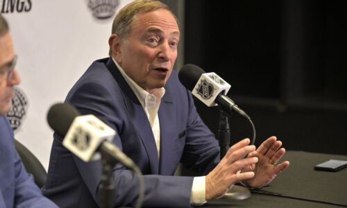 Komisár NHL vyjadril spokojnosť. Verí, že hala bude do ZOH pripravená