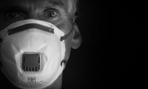 Nový přístup WHO k pandemii: Účelnost nad důkazy?