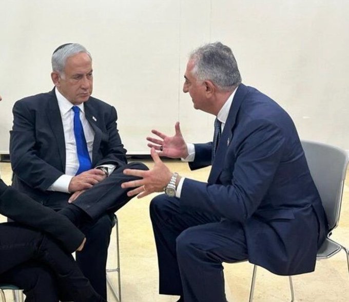 Agent Izraela? Protesty v Iráne chce využiť syn posledného iránskeho šacha Agent Izraela? Protesty v Iráne chce využiť syn posledného iránskeho šacha