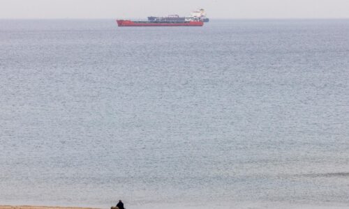 Neidentifikované drony zasiahli tankery v Čiernom mori. Mierili k terminálu na ruskom pobreží, píše Reuters