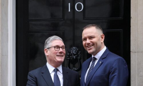 Nawrocki sa Starmerovi poďakoval za britských vojakov v Poľsku