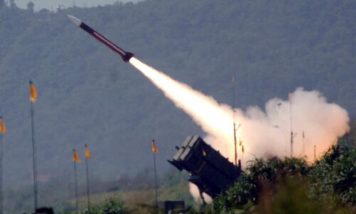 The Telegraph: Francúzsko sa snaží zakázať Ukrajine nákup zbraní z USA