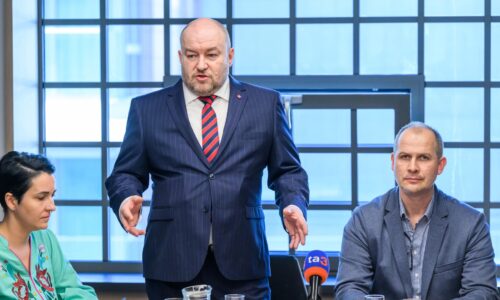 Prekvapivý rez na rezorte športu. Huliak odvolal svoju pravú ruku, tú koniec zaskočil