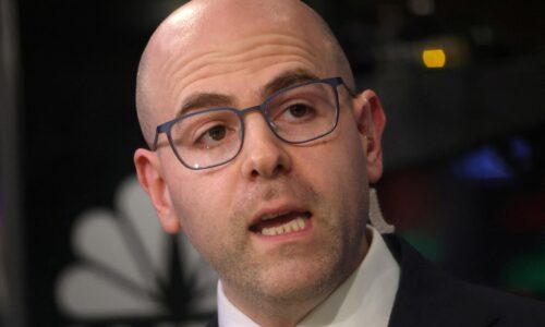 Zahraničné centrálne banky nemajú komentovať Powellov prípad, reaguje člen Rady guvernérov Fedu