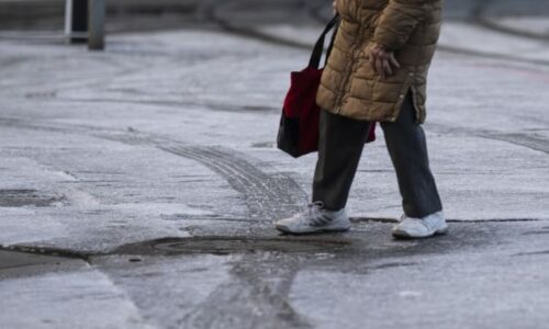 Bude to klouzat, pozor. Ledovku rychle střídá námraza: RADAR ukazuje, kde nazout pořádné boty