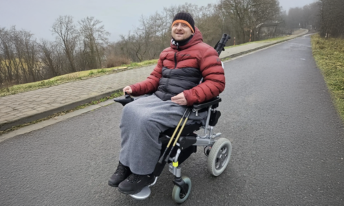 Martin je odkázán na druhé, sní o vlastním autě. Příspěvek mu stát zamítl, teď prosí o pomoc