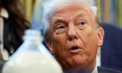 Trump telefonoval s Rodríguezovou. Hovorili sme o viacerých témach, povedal Trump