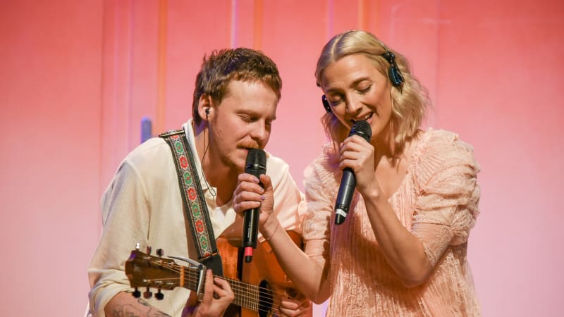 Nádherná zpráva: Zpěvačka Poláková tajila těhotenství, teď ukázala krásné bříško Nádherná zpráva: Zpěvačka Poláková tajila těhotenství, teď ukázala krásné bříško