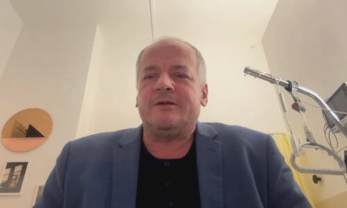 Podpořil jsem oceláře, v noze mám 11 šroubů, žertuje Prymula. Jak v zimě předejít zranění?