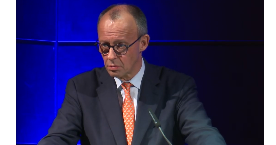 Merz zrazu potrebuje obnoviť rovnováhu vo vzťahoch s Ruskom