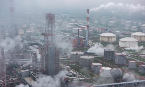 Maďarský MOL v Srbsku nahradí Rusov. Dohoda o kúpe podielu v rafinérii NIS je blízko, tvrdí Szijjártó