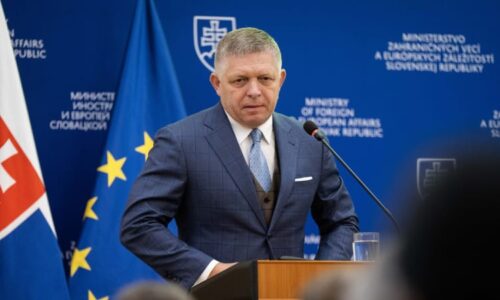 Fico se sejde s Trumpem. Šéf Bílého domu ho přijme na Floridě