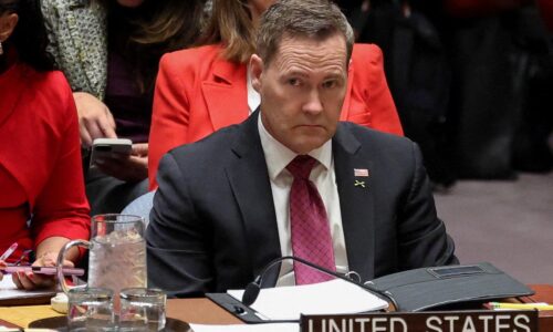 Na stole sú všetky možnosti, odkázal Iránu veľvyslanec USA pri OSN Mike Waltz