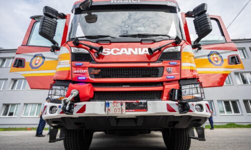 Kauza podvozkov hasičských áut: Scania sa ohradila voči opozícii, tvrdenia politikov jednoznačne odmieta