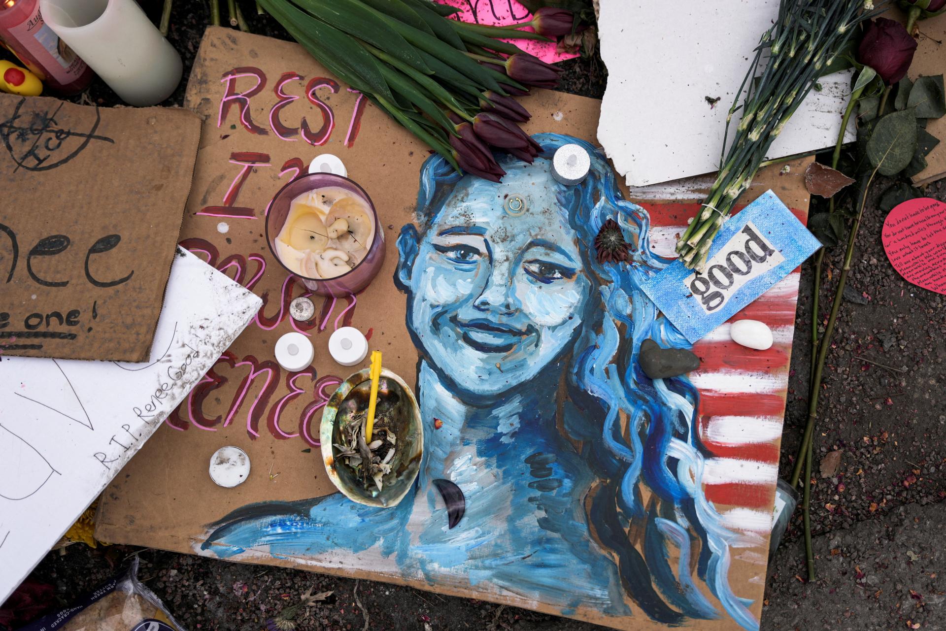 „Prosím, pošlite sanitku​.“ Úrady zverejnili prepisy volaní po zastrelení ženy v Minneapolise