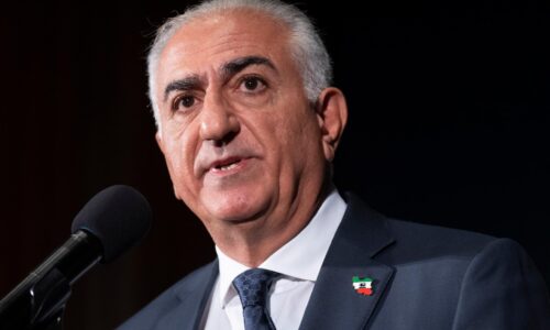 Islamská republika padne, do Iránu sa vrátim, povedal syn iránskeho šacha Pahlaví