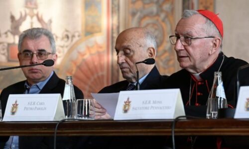 Svätý Otec pápežským diplomatom: Ste povolaní byť mostami nádeje