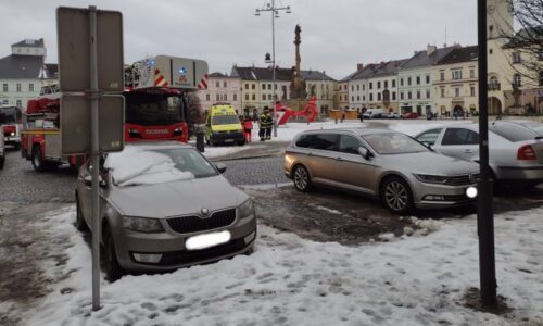 Nebezpečný požár v Moravské Třebové: Vážně popáleného vyzvedl vrtulník, zranilo se i dítě