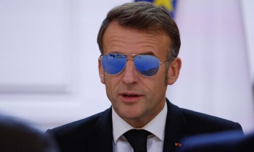 Macron reaguje na Trumpa: Vyhrážanie clami kvôli Grónsku je neprijateľné, Európa bude postupovať jednotne