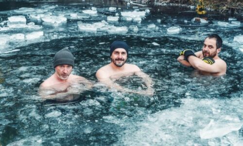 Otužování je v módě a má řadu pozitiv. Začínejte postupně, není to soutěž, radí odborníci
