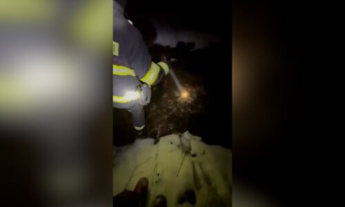 Rozsáhlá záchranná akce pod Klínovcem: Po stopách dvou snowboardistů se vydaly desítky hasičů