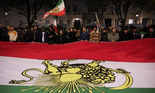 Počet obetí protestov v Iráne podľa úradov presiahol päťtisíc