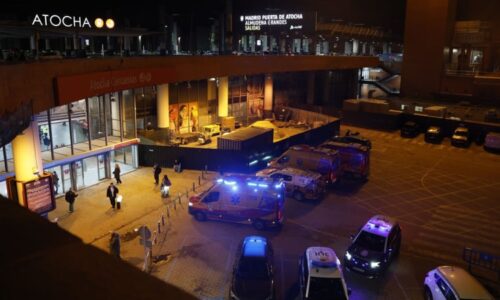 Srážka vysokorychlostních vlaků ve Španělsku: Sedm lidí zemřelo, desítky osob utrpěly zranění