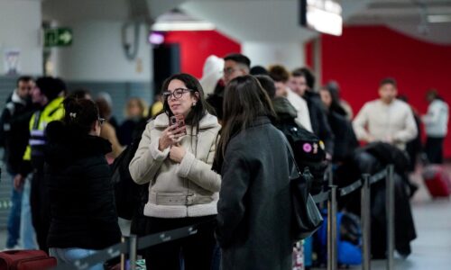 V Španielsku sa vykoľajil vlak. Hlásia päť mŕtvych a 25 zranených