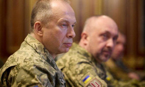 Rusko neprejavuje záujem o mier, plánuje vyrábať denne až 1000 dronov, vyhlásil Syrskyj