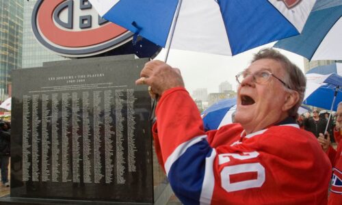 Zomrel historicky prvý tréner New Yorku Islanders. Ako hráč štyrikrát vyhral Stanley Cup