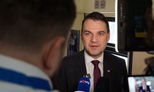 Česku nedorazila pozvánka do Rady míru. Cena za členství je nemyslitelná, řekl Macinka