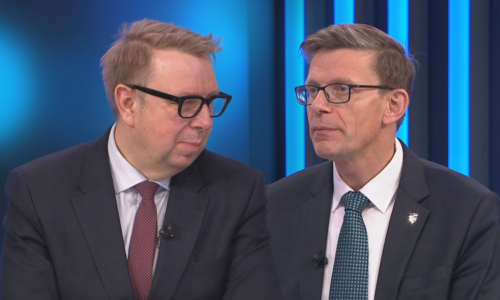 Bezpečnostní rozvrat, čertí se opozice kvůli L-159. Bicepsové řeči, kontroval Juchelka