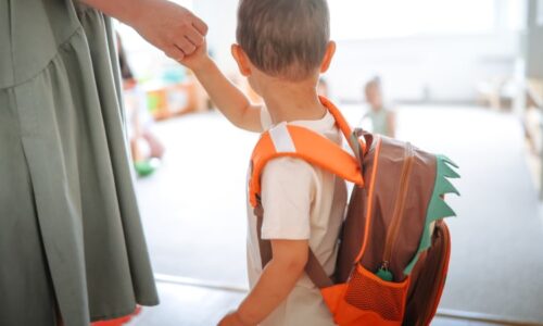 Tragédie v berlínské školce: Na pětiletého chlapce spadly dveře, oživování nepomohlo